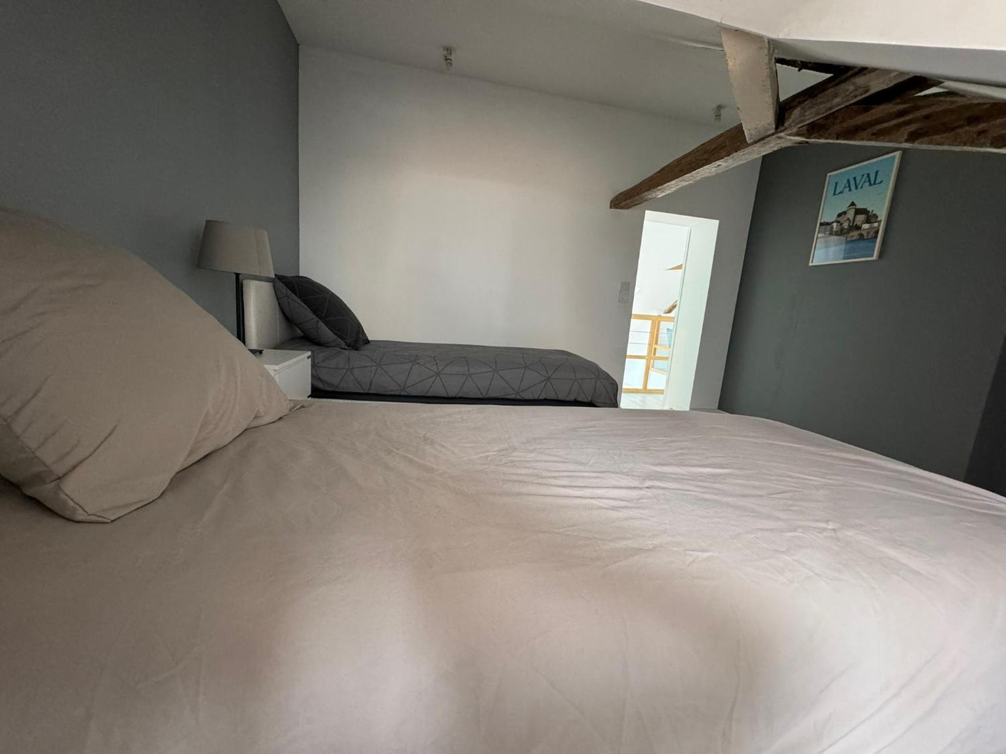 Appartement En Centre-Ville - Local Velos Disponible Mayenne Buitenkant foto